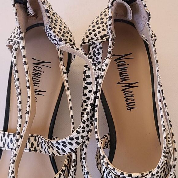 Neiman Marcus Strappy Wedge Sandal Size 6.5 - Picture 9 of 13